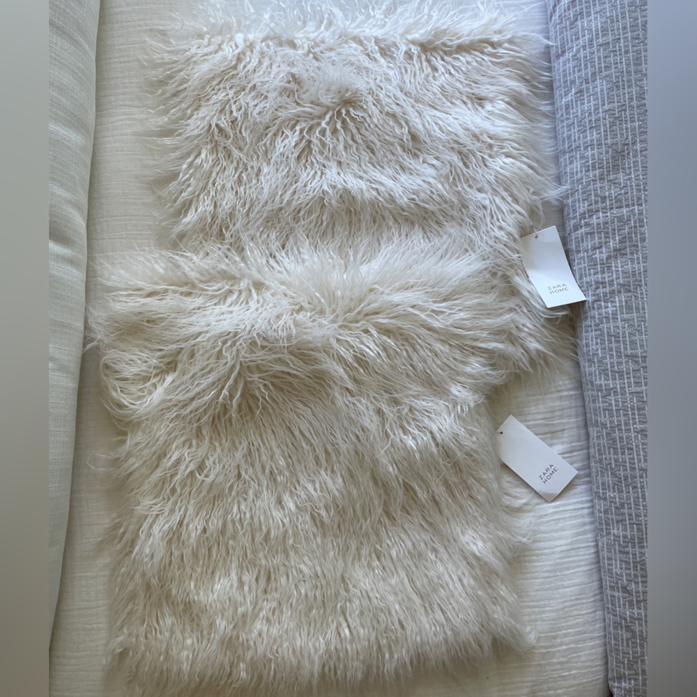Set of 2 Zara Home Faux Fur Pillow Covers – 18”x18”